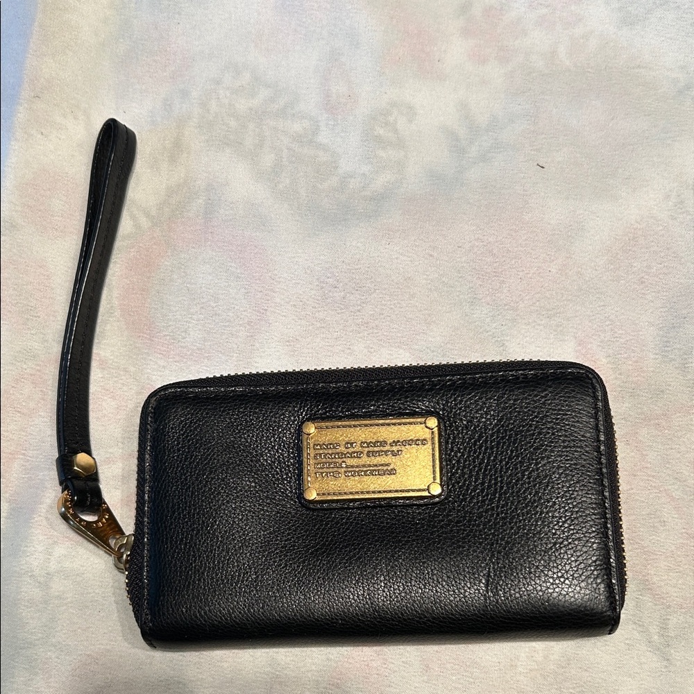 MARC JACOBS Black Leather Wristlet Wallet